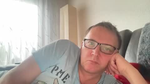 Snapshot of tom6644 chatting on 02.15.25 Tom online show from 02.15.25