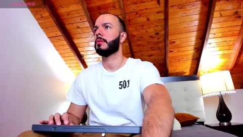   online show from 11.01.25