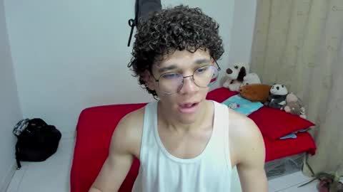 Snapshot of tom_blue10 chatting on 09.30.25 Tom Blue online show from 09.30.25