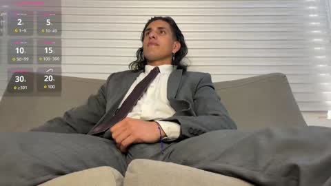 Snapshot of tom_blunt96 chatting on 01.22.25 TOM online show from 01.22.25
