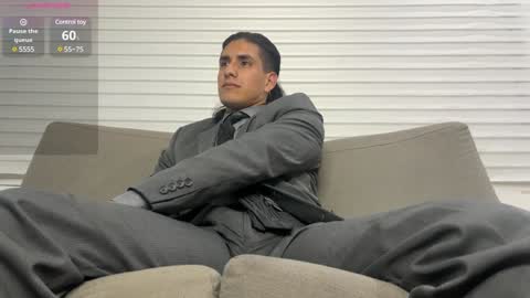 Snapshot of tom_blunt96 chatting on 01.28.25 TOM online show from 01.28.25