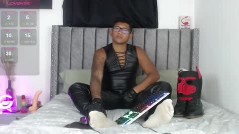 Snapshot of tom_brown12 chatting on 01.15.25 Tom online show from 01.15.25