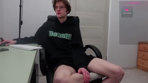 Snapshot of tom_chance chatting on 01.27.25 tom online show from 01.27.25