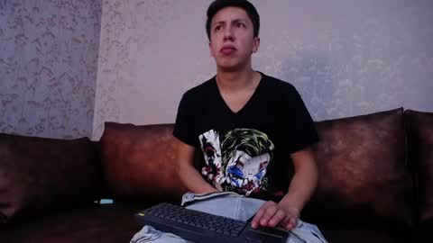 Tom online show from 04.10.26