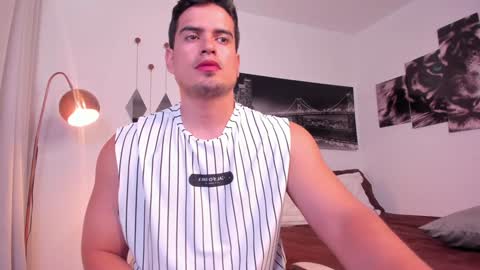 Snapshot of tom_mckleein chatting on 12.30.24 TOM MCKLEEIN instagram online show from 12.30.24