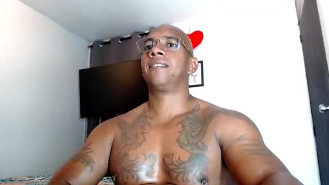 Snapshot of tom_miller chatting on 10.08.25 Tom Miller online show from 10.08.25