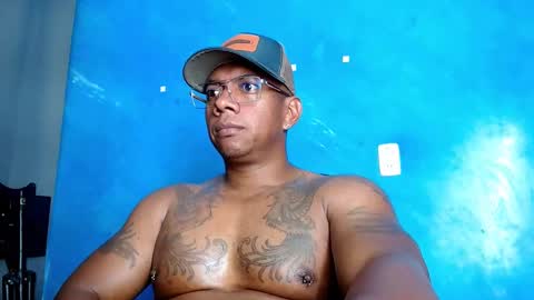 Snapshot of tom_miller chatting on 11.06.25 Tom Miller online show from 11.06.25