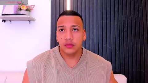 Tom muscle1 online show from 10.08.25