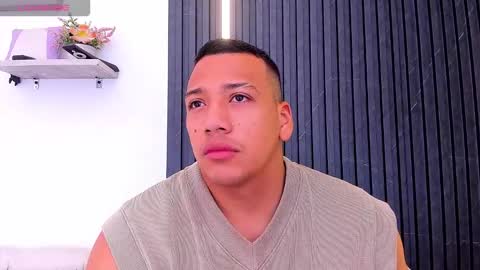 Tom muscle1 online show from 10.09.25