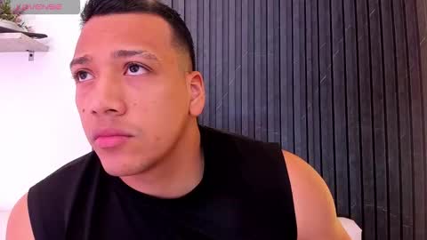 Tom muscle1 online show from 11.06.25