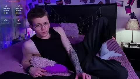Snapshot of tomas_norton chatting on 05.16.26 tomas_norton online show from 05.16.26