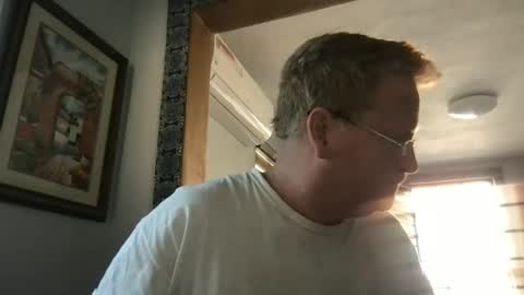 Snapshot of tomascausa chatting on 12.09.24 Hola online show from 12.09.24