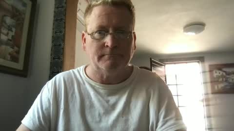 Snapshot of tomascausa chatting on 01.08.25 Hola online show from 01.08.25