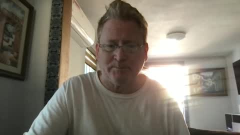 Snapshot of tomascausa chatting on 01.24.25 Hola online show from 01.24.25