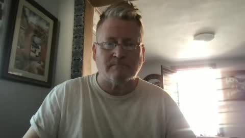 Snapshot of tomascausa chatting on 02.06.25 Hola online show from 02.06.25