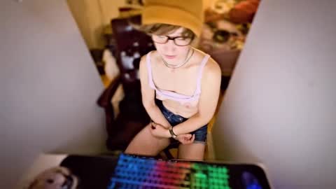 Snapshot of tomboy_titties chatting on 09.09.25 tomboy_titties online show from 09.09.25
