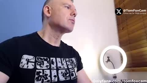 Snapshot of tomfoxcam chatting on 02.05.26 Tom Fox online show from 02.05.26