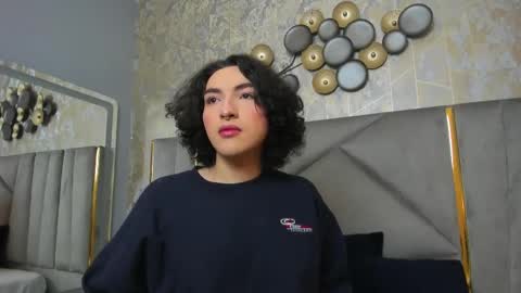 Snapshot of tomlondon_ chatting on 02.19.25 online show from 02.19.25