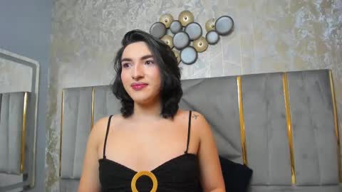 Snapshot of tomlondon_ chatting on 02.28.25 online show from 02.28.25