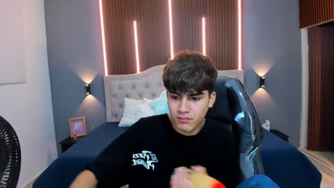 Snapshot of tommy18__ chatting on 09.17.25 Tommy  online show from 09.17.25