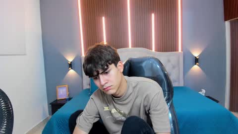 Snapshot of tommy18__ chatting on 09.21.25 Tommy  online show from 09.21.25