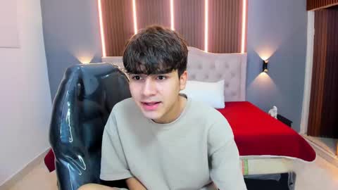 Snapshot of tommy18__ chatting on 09.25.25 Tommy  online show from 09.25.25