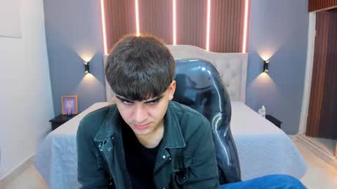 Snapshot of tommy18__ chatting on 10.05.25 Tommy  online show from 10.05.25