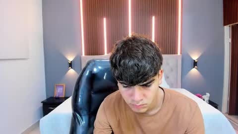 Snapshot of tommy18__ chatting on 10.15.25 Tommy  online show from 10.15.25