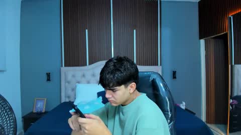 Snapshot of tommy18__ chatting on 10.19.25 Tommy  online show from 10.19.25