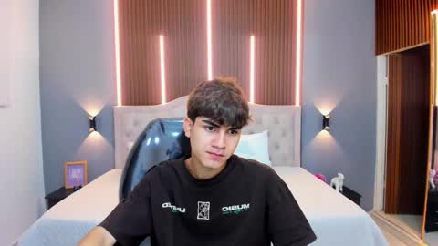 Snapshot of tommy18__ chatting on 10.23.25 Tommy  online show from 10.23.25