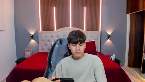 Snapshot of tommy18__ chatting on 10.24.25 Tommy  online show from 10.24.25