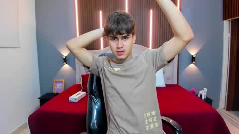 Snapshot of tommy18__ chatting on 10.25.25 Tommy  online show from 10.25.25