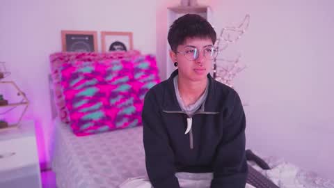 Snapshot of tommy_blue1 chatting on 09.24.25 Blue online show from 09.24.25