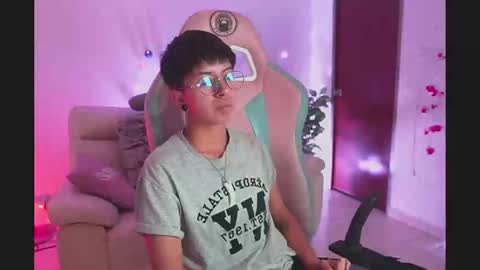 Snapshot of tommy_blue1 chatting on 10.01.25 Blue online show from 10.01.25