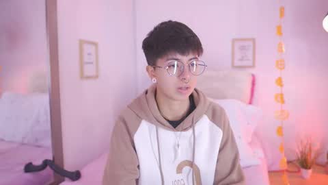 Snapshot of tommy_blue1 chatting on 10.22.25 Blue online show from 10.22.25