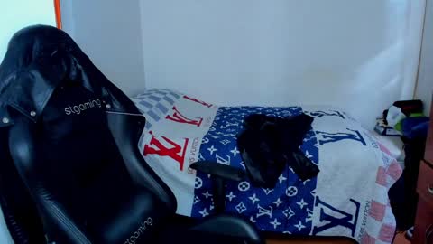 Snapshot of tommy_bred chatting on 01.28.25 Twitter BreddTommy IG tommy bredd online show from 01.28.25