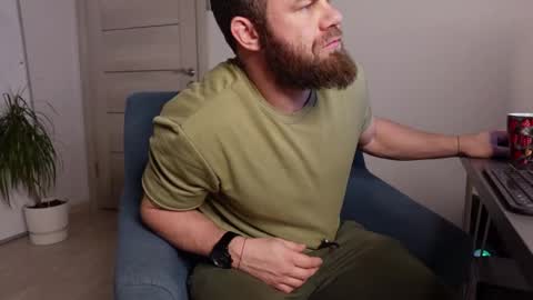 Snapshot of tommy_burnzzz chatting on 12.02.24 tommy burnzzz online show from 12.02.24