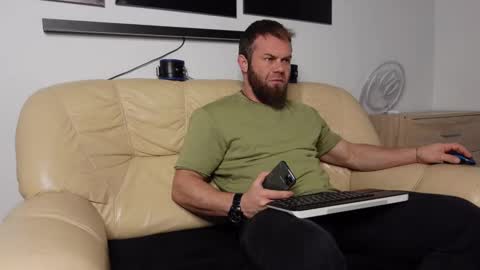 Snapshot of tommy_burnzzz chatting on 12.05.24 tommy burnzzz online show from 12.05.24