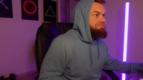 Snapshot of tommy_burnzzz chatting on 03.10.25 tommy burnzzz online show from 03.10.25