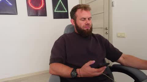 Snapshot of tommy_burnzzz chatting on 10.07.25 tommy burnzzz online show from 10.07.25