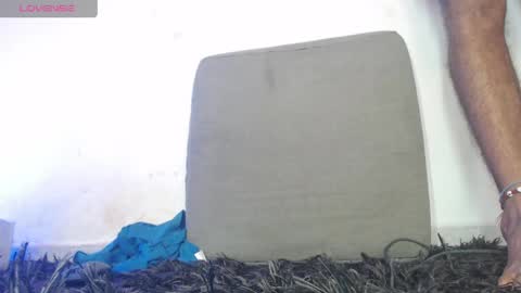   Thomas    online show from 04.17.26