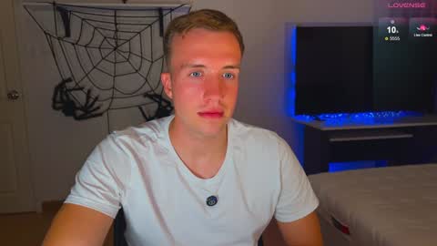 Snapshot of tommy_cumfinger chatting on 12.11.24 Tommy online show from 12.11.24