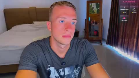 Snapshot of tommy_cumfinger chatting on 09.25.25 Tommy online show from 09.25.25