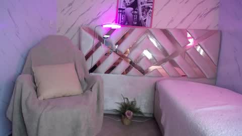 leyla  online show from 12.21.24