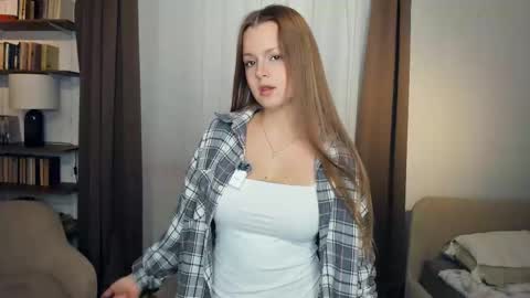 Snapshot of tonka_love chatting on 10.25.25 Alice online show from 10.25.25