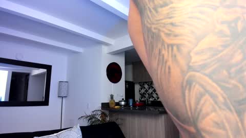 Snapshot of tony_muscle1 chatting on 12.04.24 tony muscle1 online show from 12.04.24