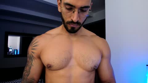Snapshot of tony_muscle1 chatting on 12.05.24 tony muscle1 online show from 12.05.24