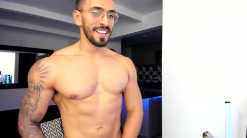 Snapshot of tony_muscle1 chatting on 12.06.24 tony muscle1 online show from 12.06.24