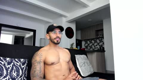 Snapshot of tony_muscle1 chatting on 12.07.24 tony muscle1 online show from 12.07.24