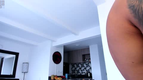 Snapshot of tony_muscle1 chatting on 12.26.24 tony muscle1 online show from 12.26.24